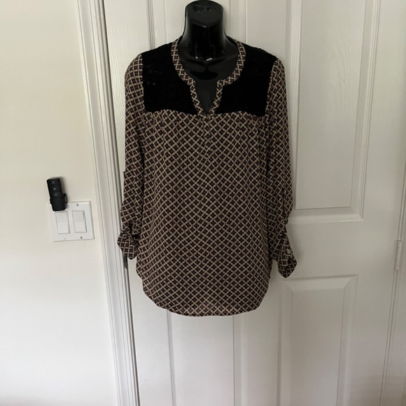 Daniel Rainn medium polyester blouse. - Picture 1 of 7